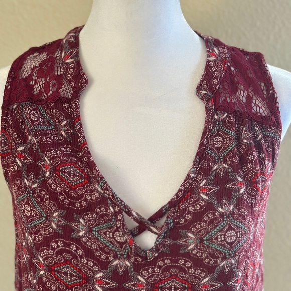 No Boundaries Sleeveless Burgundy Lace Back Tank Top - Picture 3 of 5